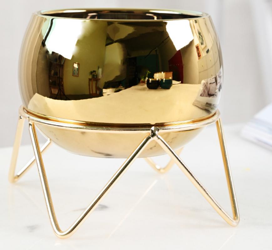 Gold flowerpot iron frame