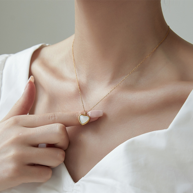 White agate necklace