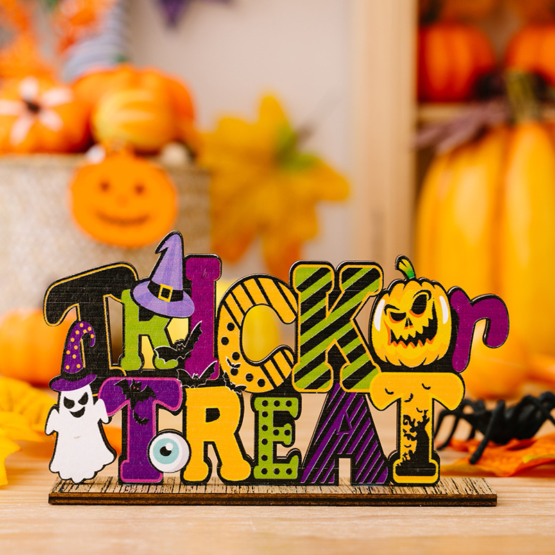 Letter decoration TrickorTreat