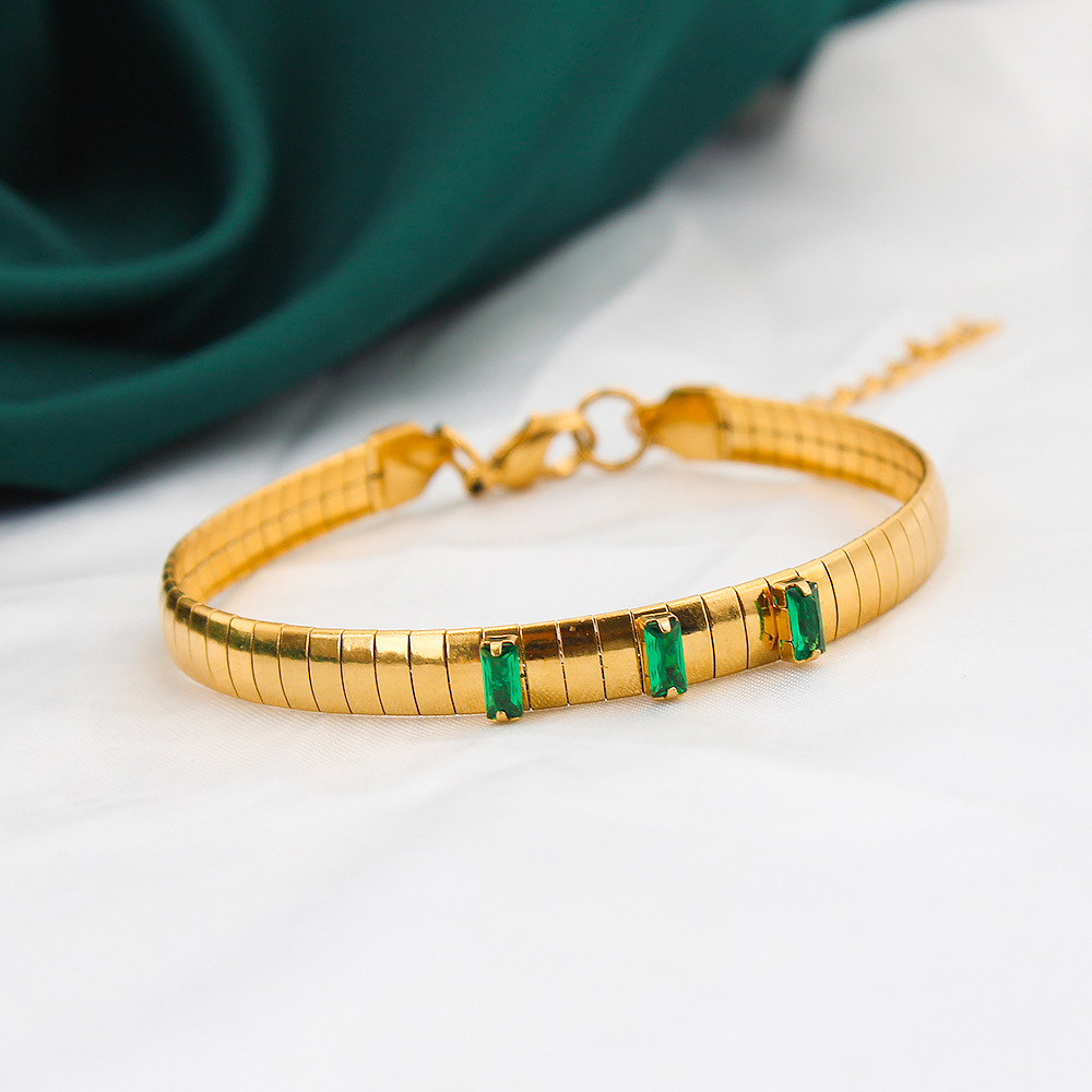 Emerald bracelet