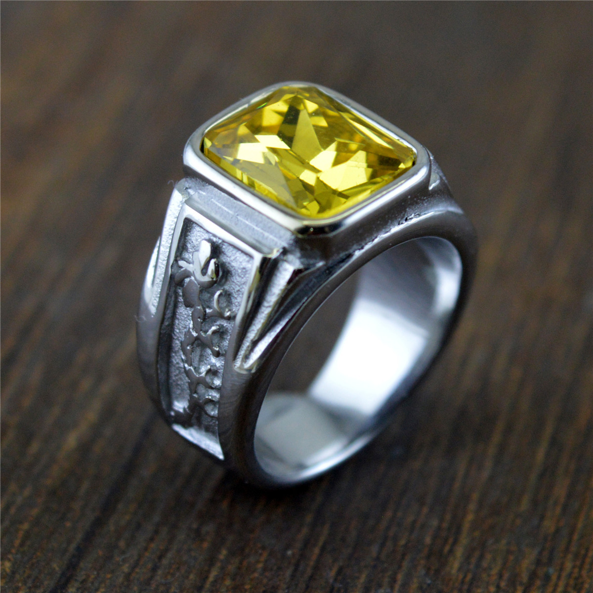 Steel yellow diamond US Size #7