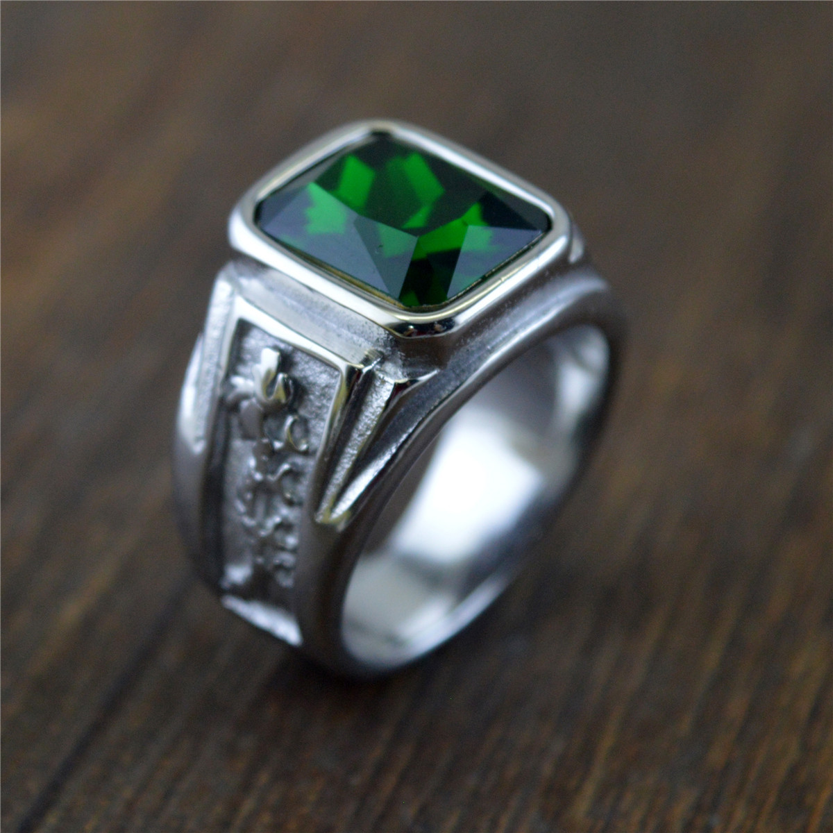 Steel green diamond US Size #7