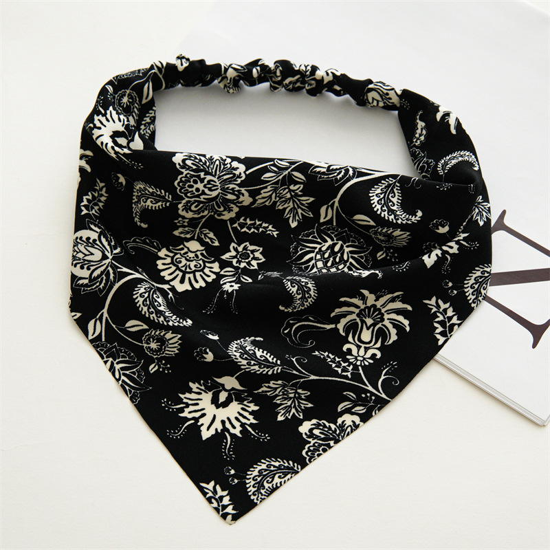 5:Flower black