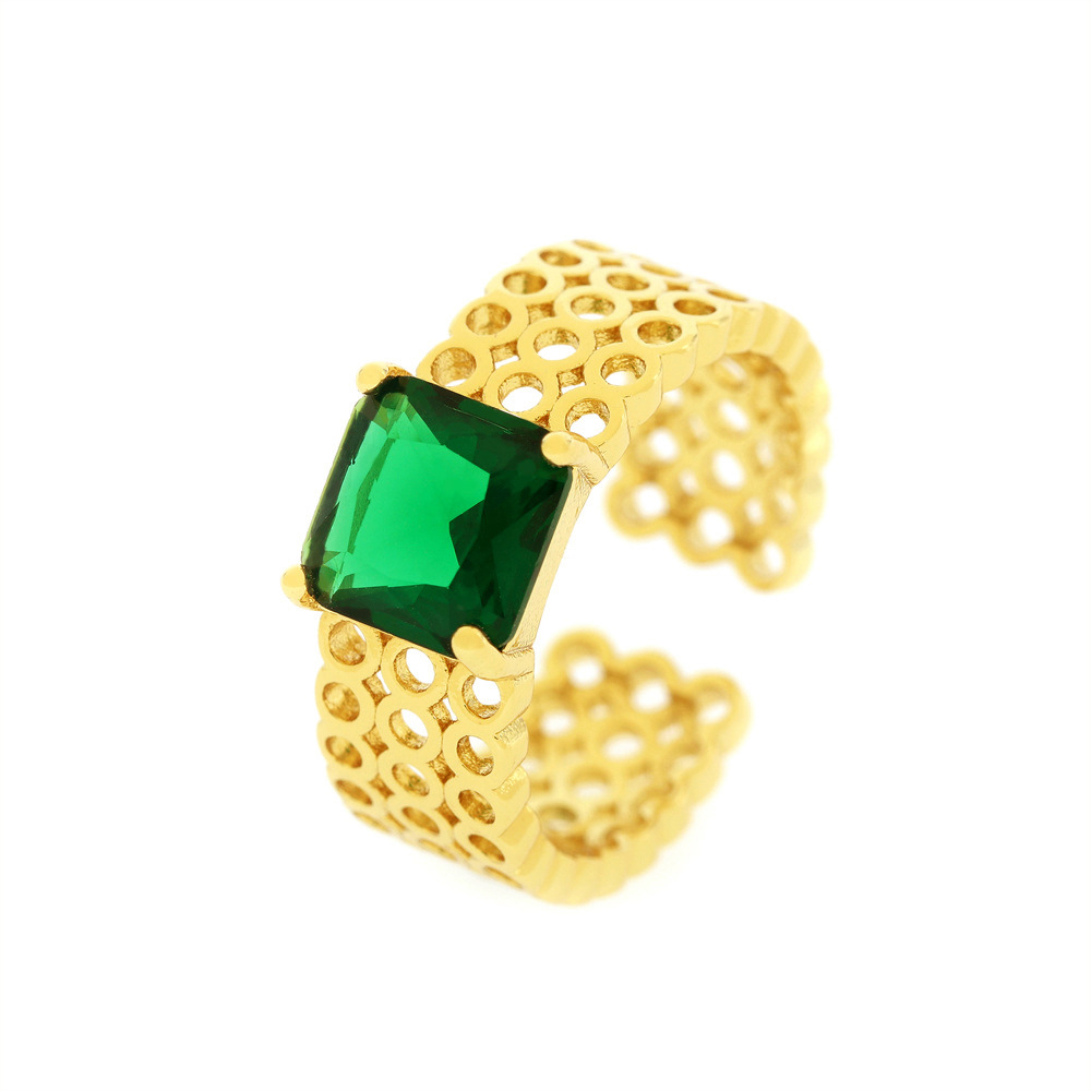 1:Green zircon