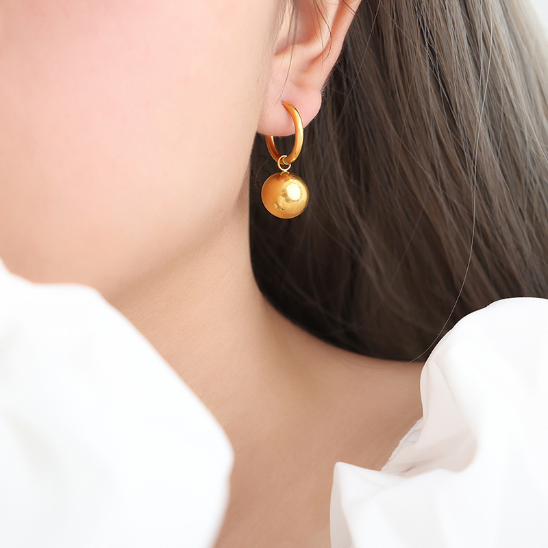 F928 - Earrings