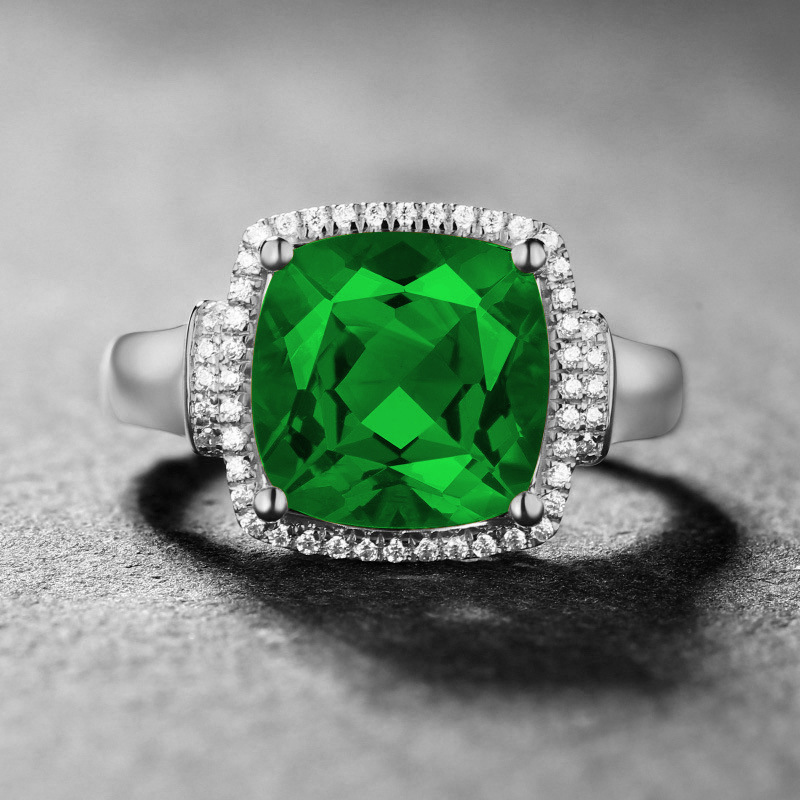 4:White gold green diamond