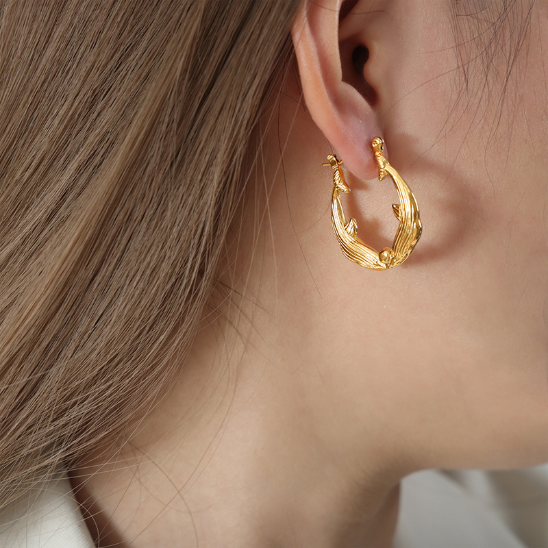 2:Golden earrings