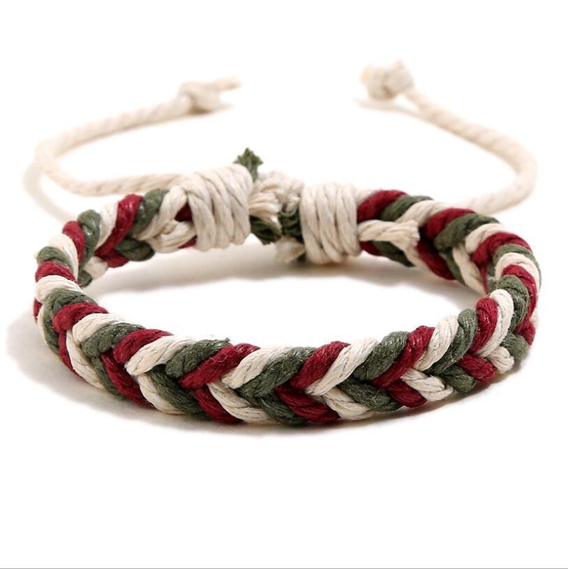 18:Green   dark red   beige white