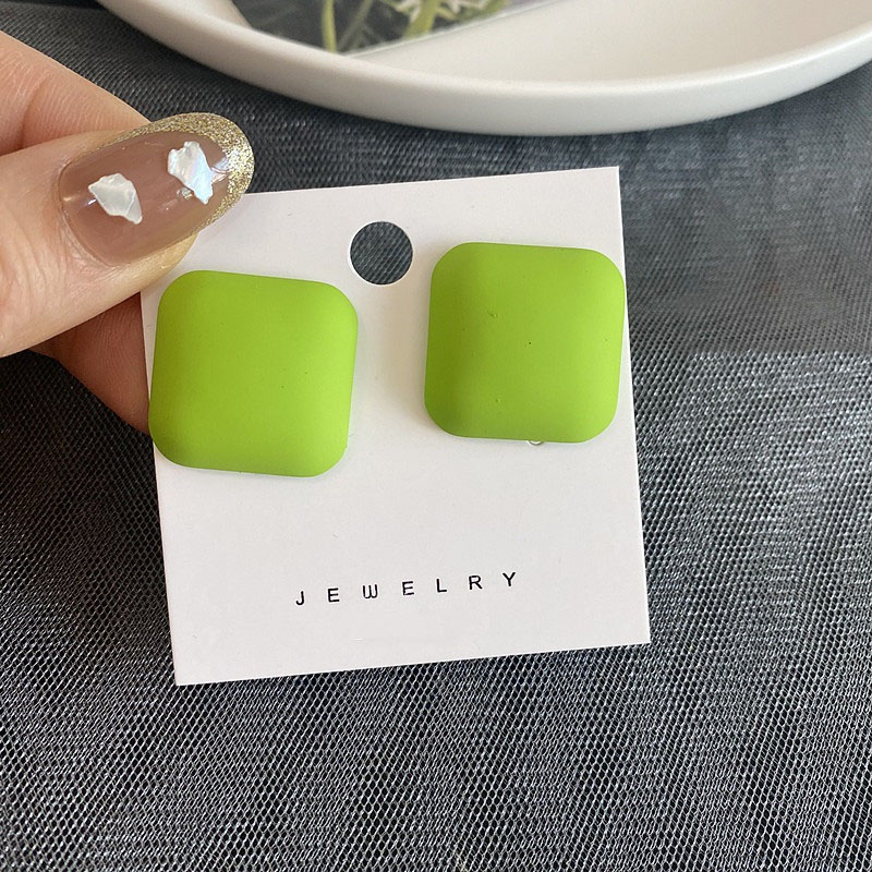 4:Square stud earrings 2.2cm