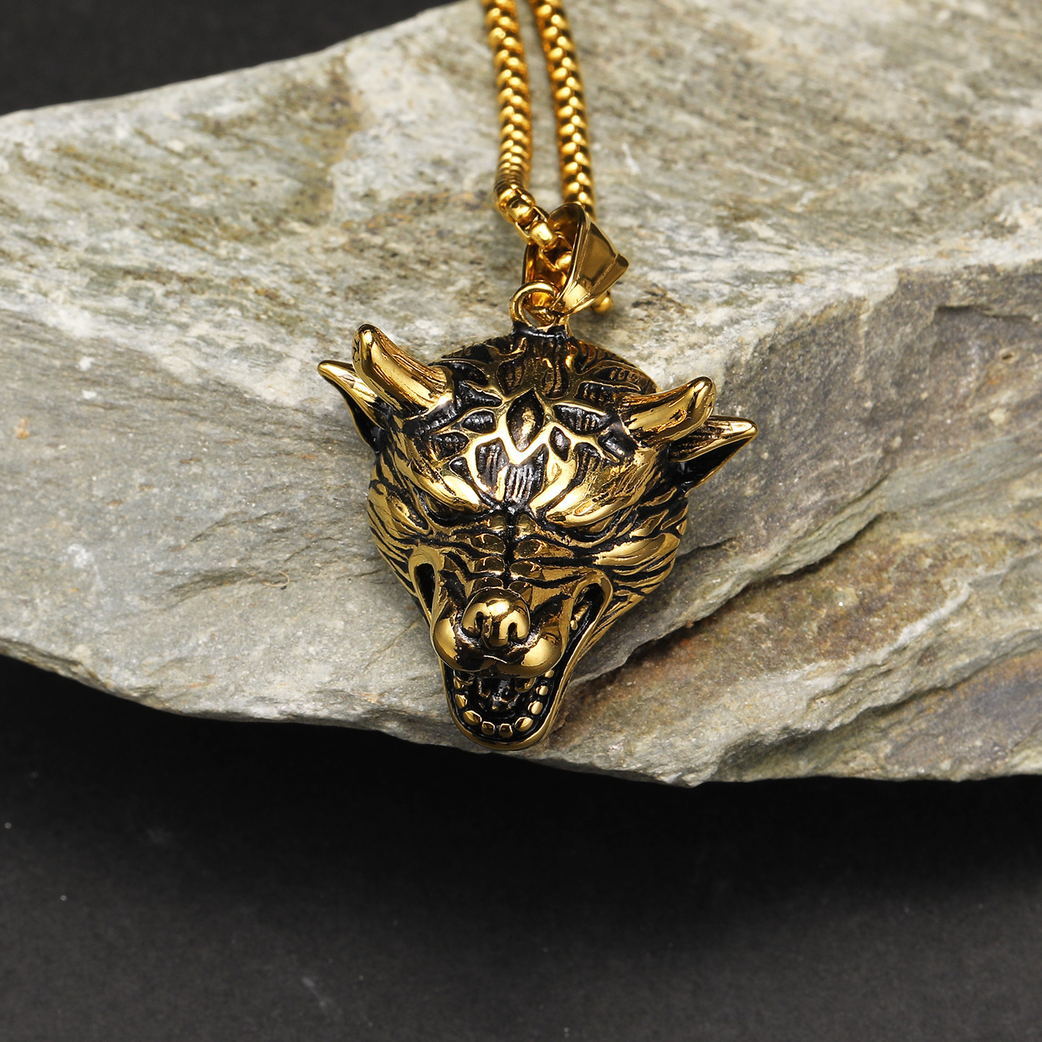 Gold pendant, no chain