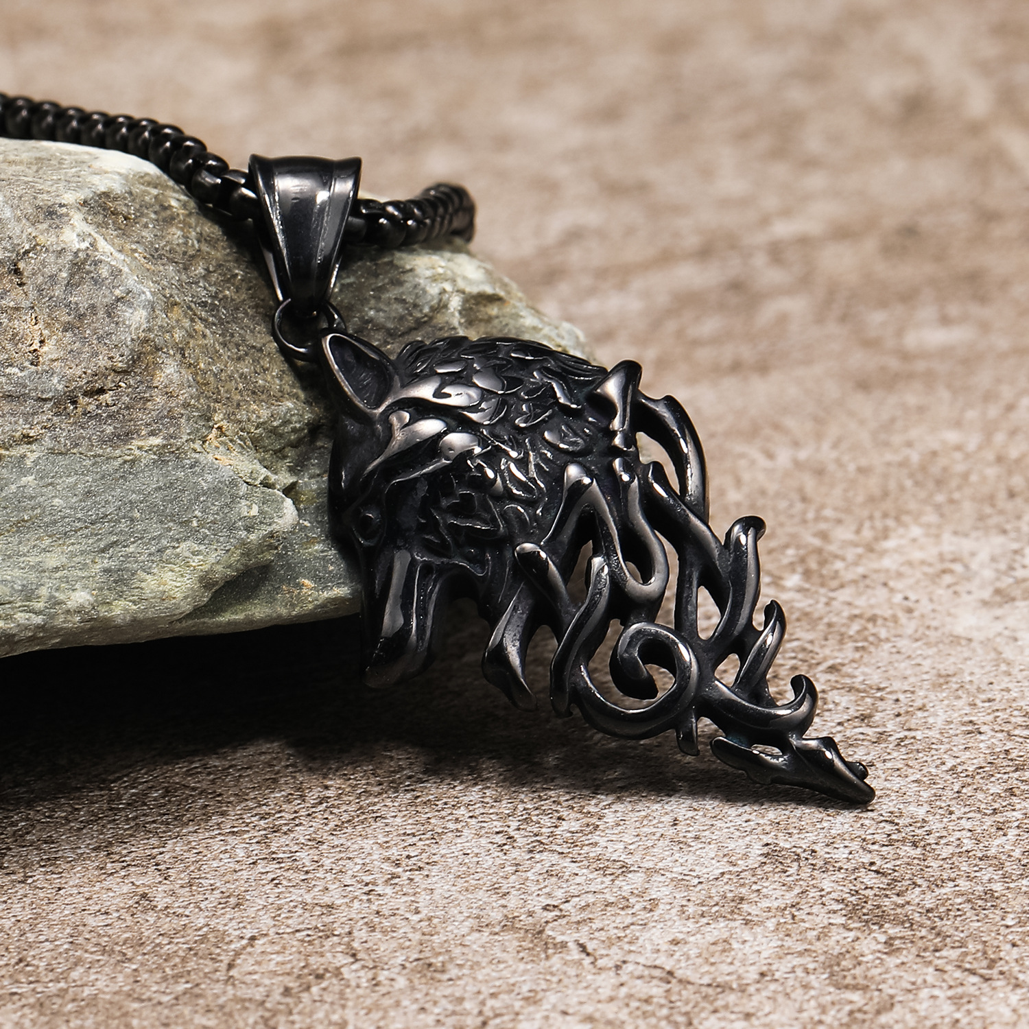 Black pendant, no chain