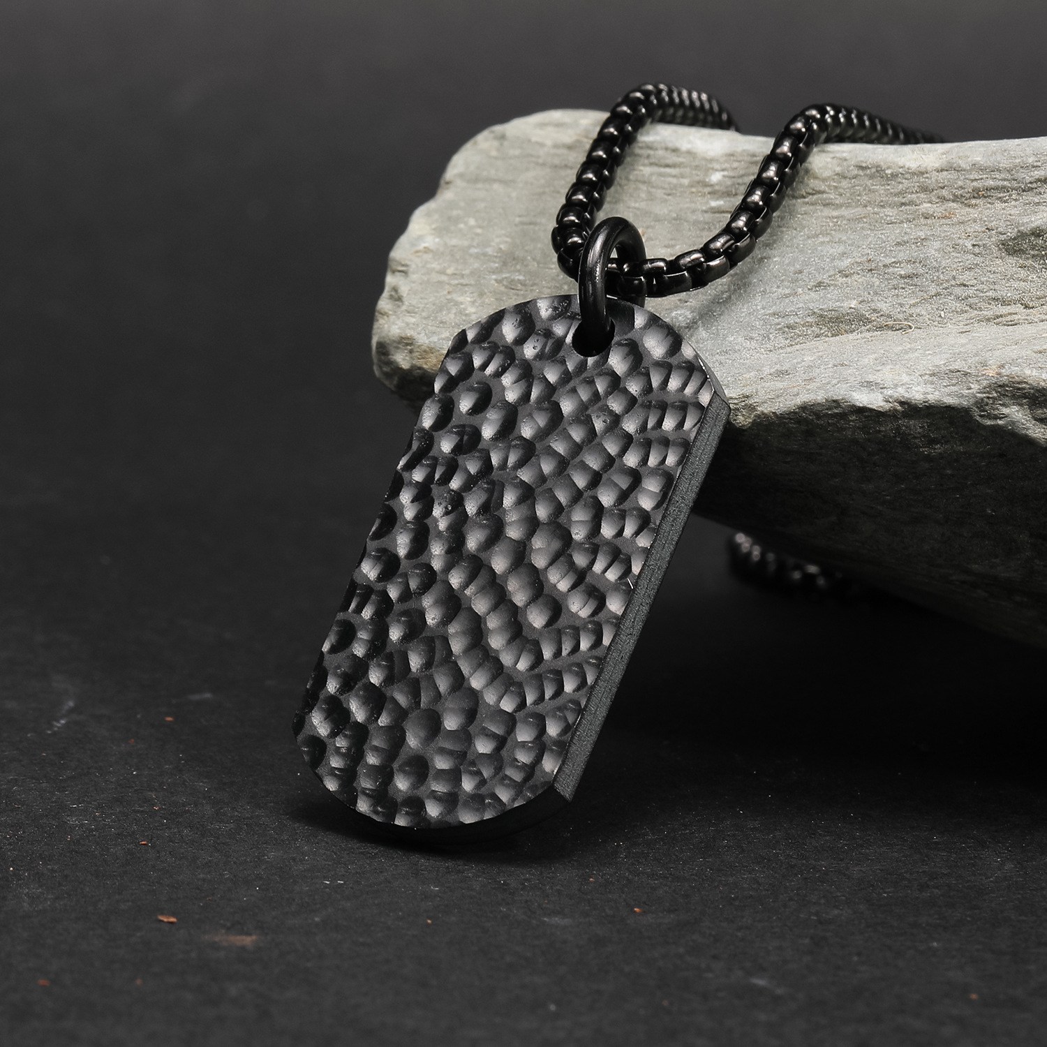 Black pendant, no chain