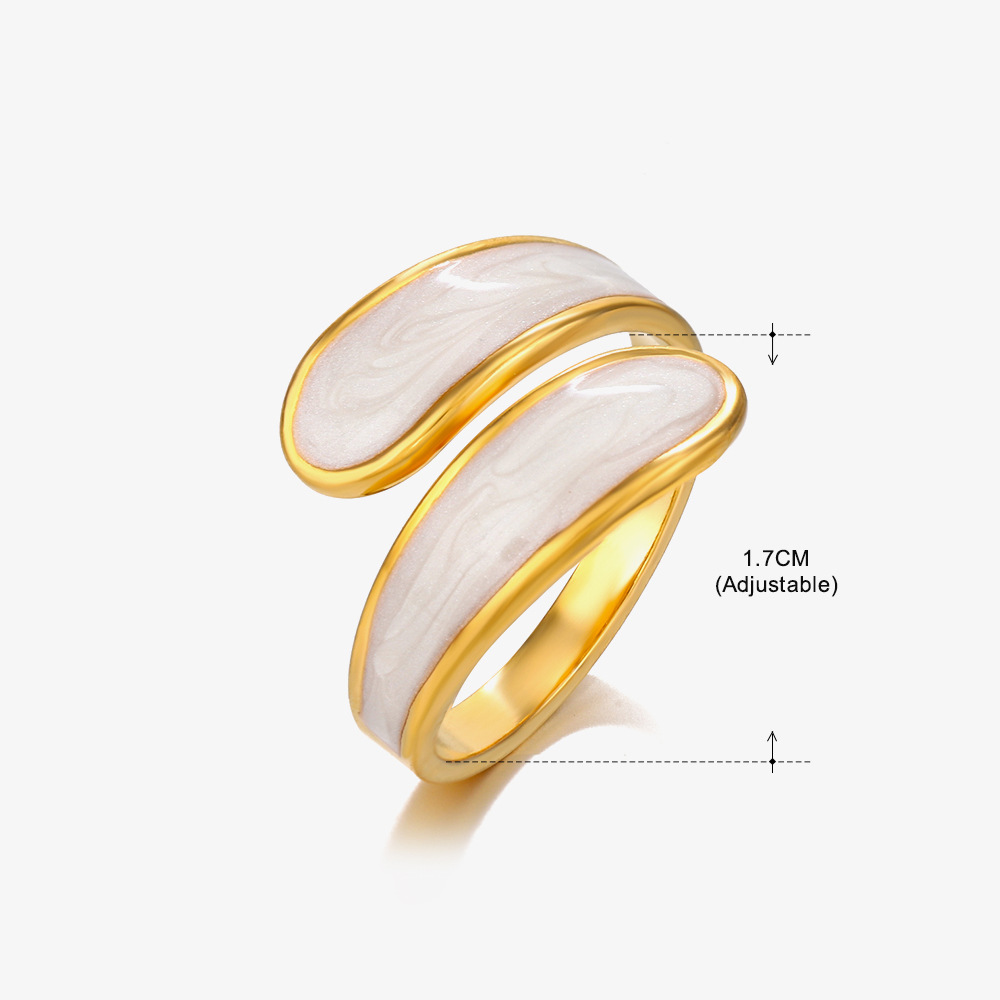 7:Geometric ring - white