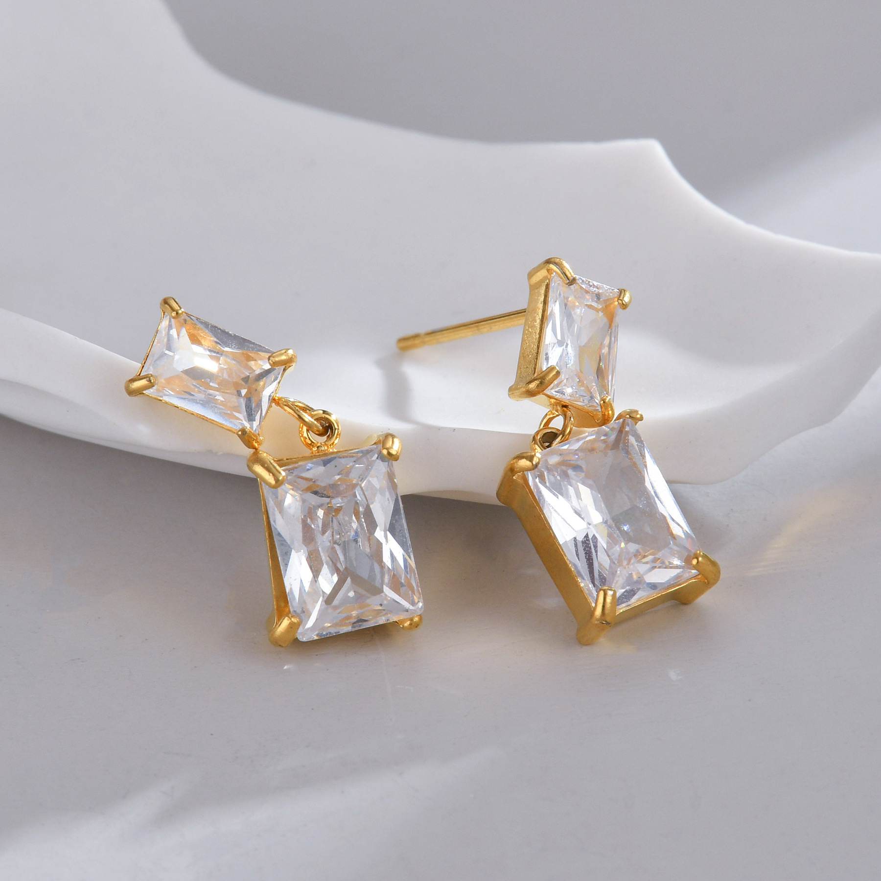 Size square zircon earrings