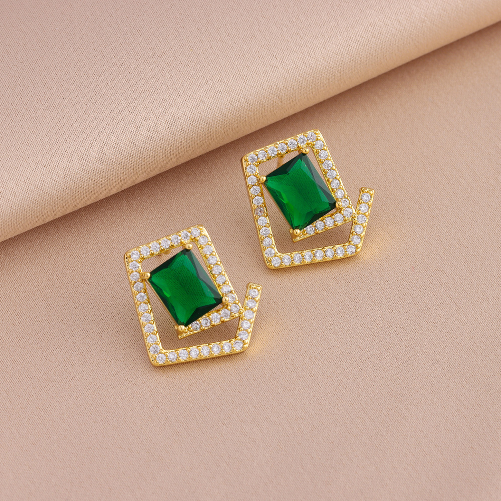 6111 Earrings green