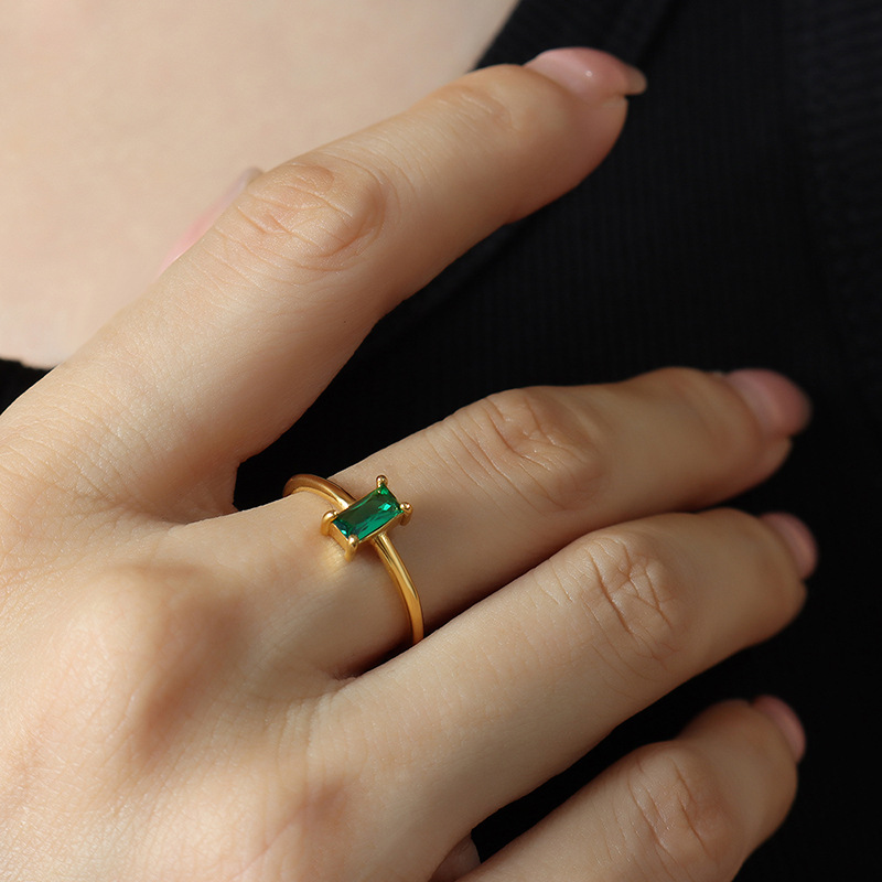 A424- Green zircon gold ring 6