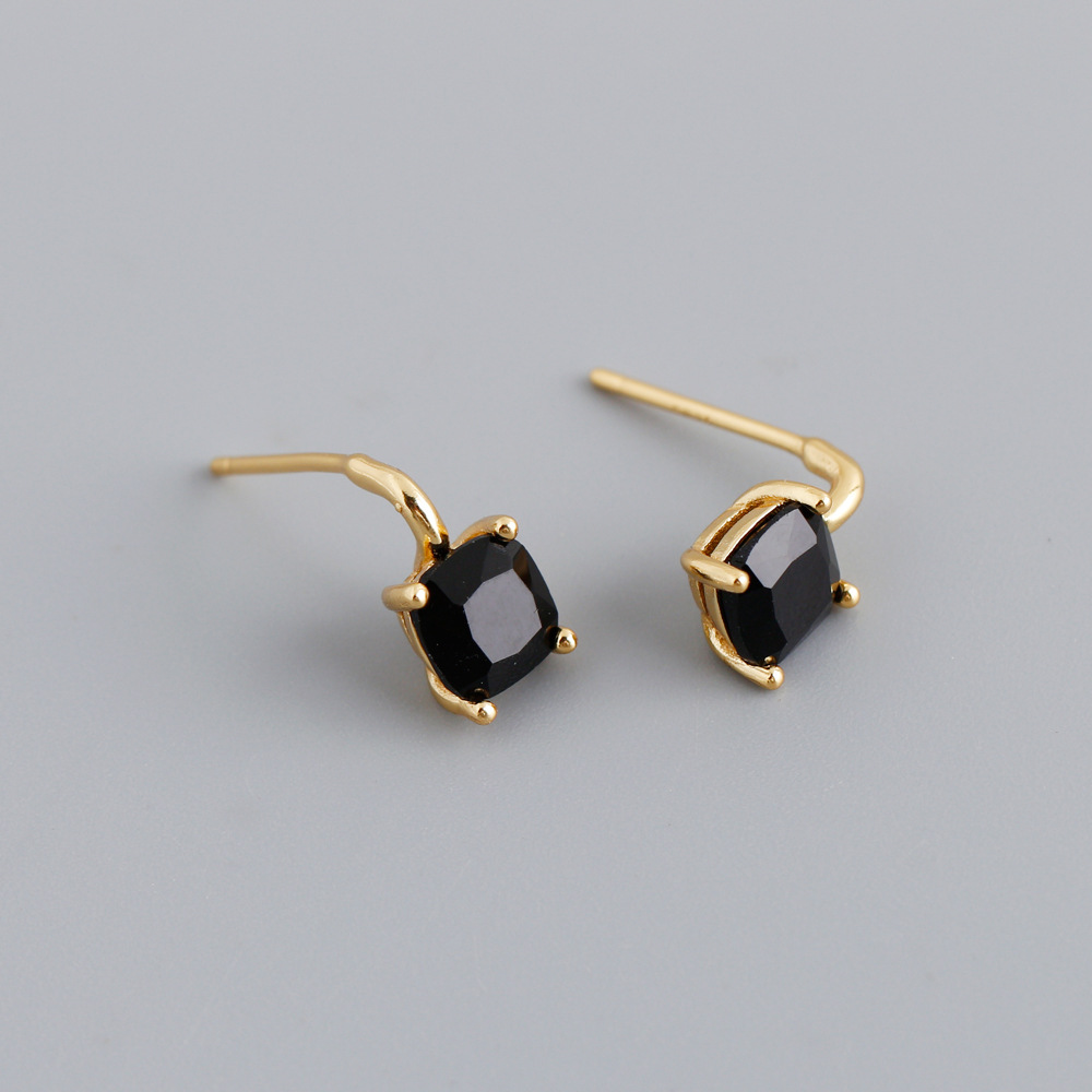 5:Black Stone (Gold)