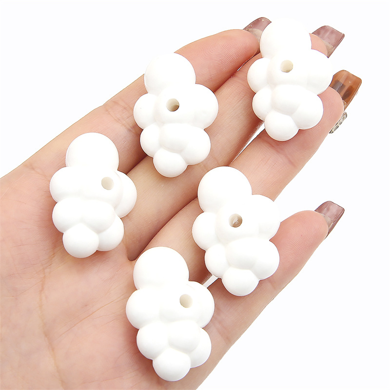 2:Cloud 22x32mm solid white 5 PCs/ bag