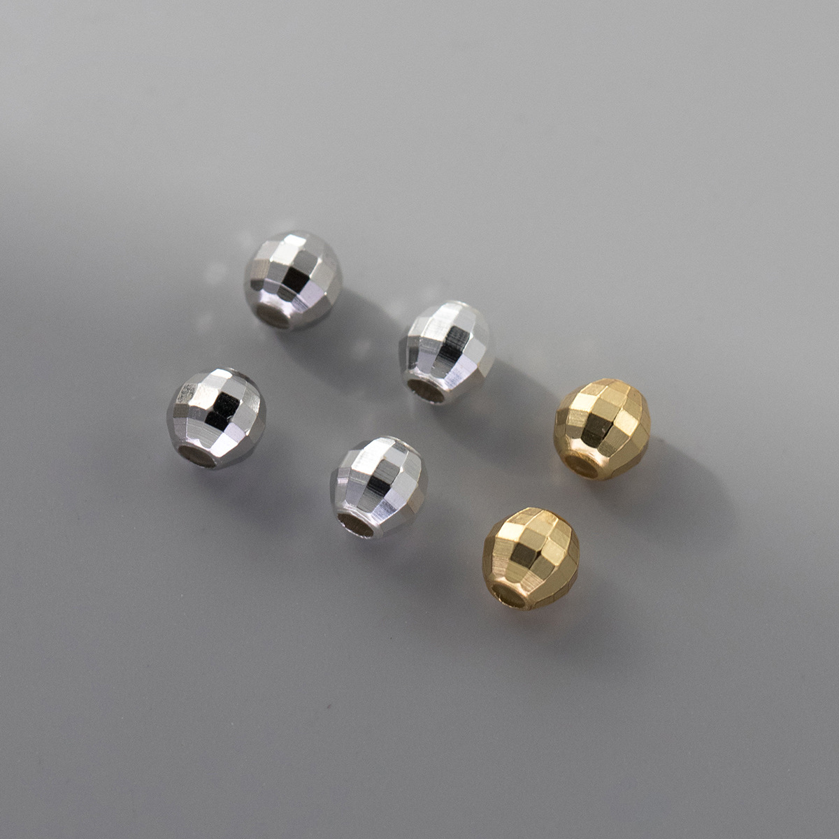 Gold diameter 4mm hole 1.4mm