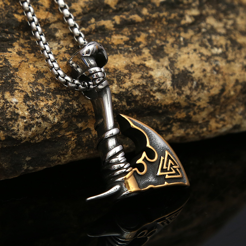 Pendant + chain