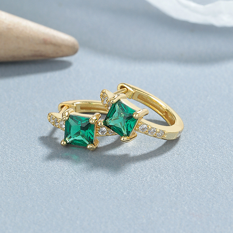 Gold (green diamonds)