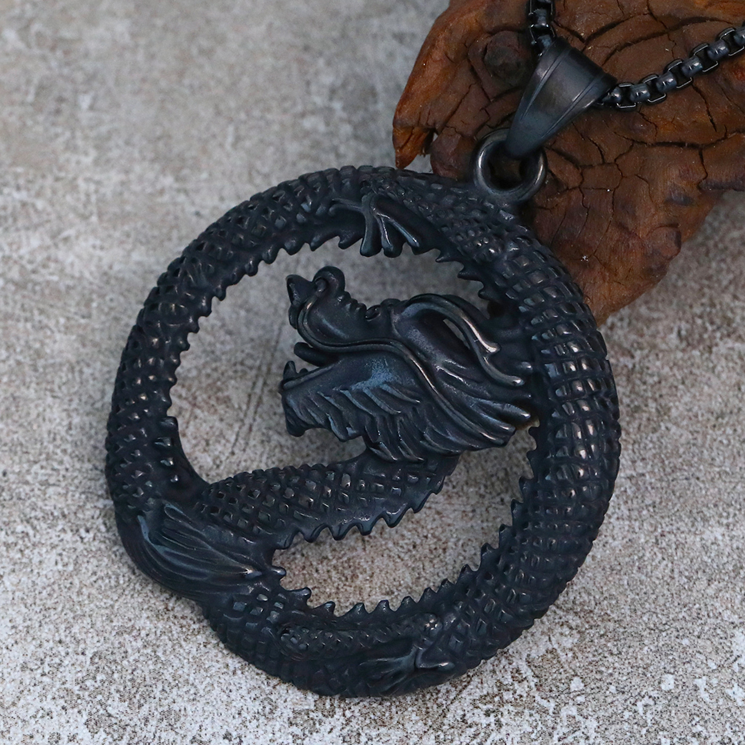 Black pendant + necklace