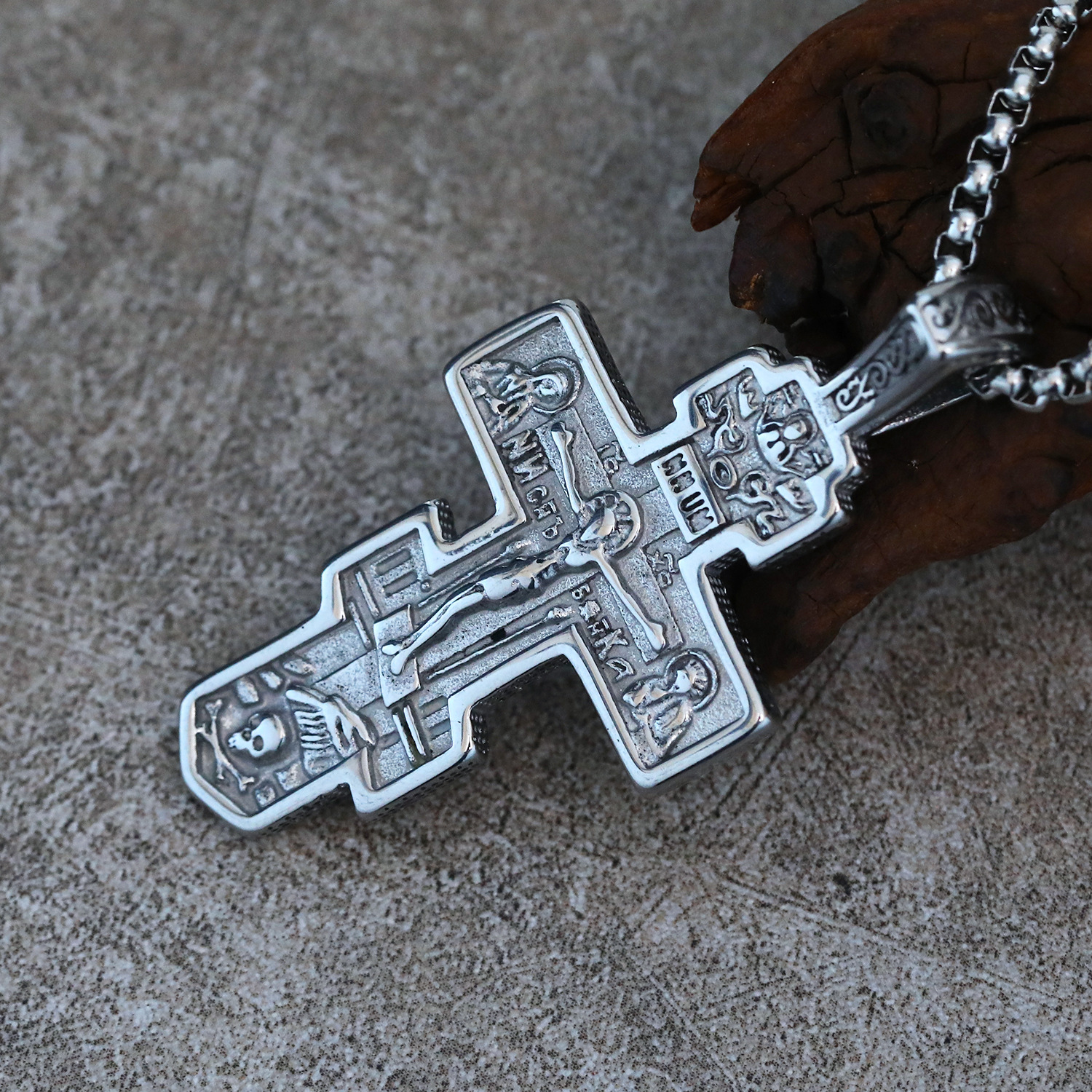 Steel pendant necklace