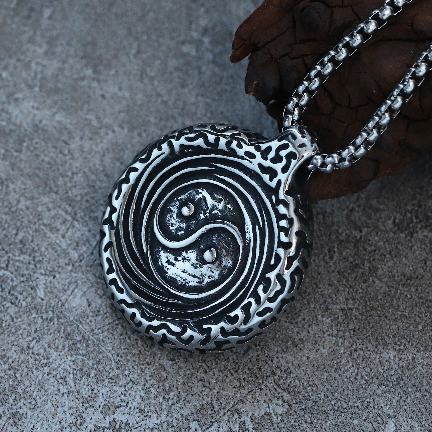 Steel pendant necklace