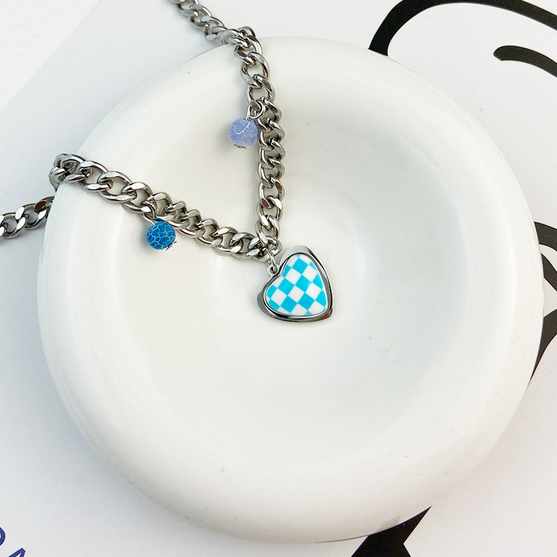 4:Blue and white (Cuban chain)