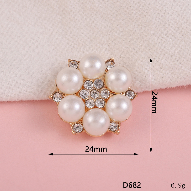 3:D682 Pearl flower