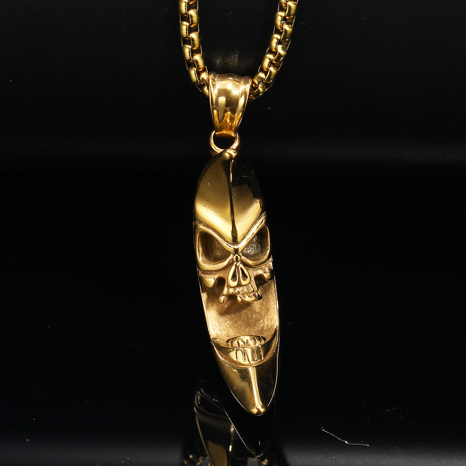 3:Gold pendant