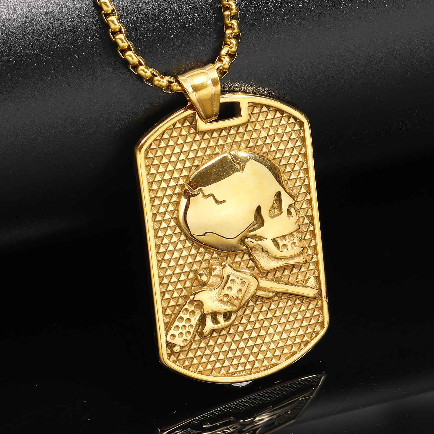 Gold pendant