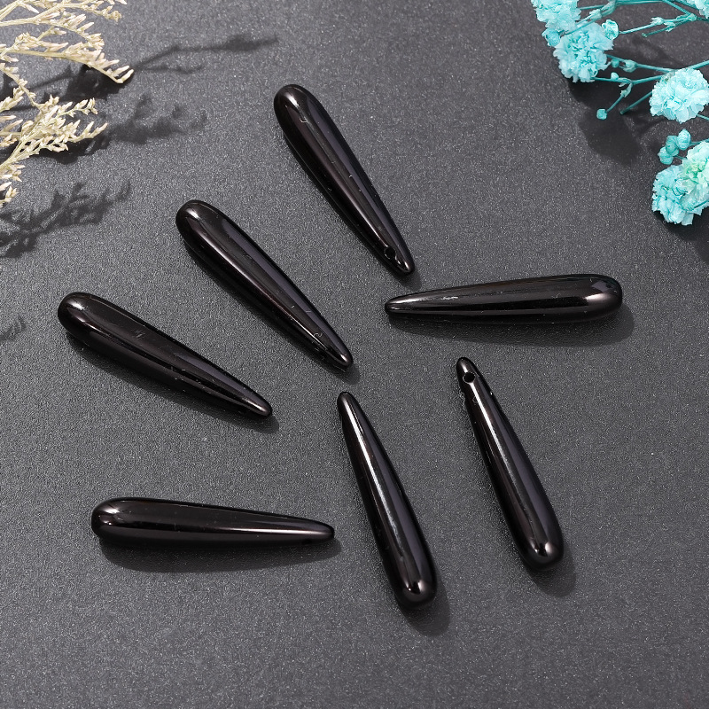 Black resin long tip drop pendant width * length 7