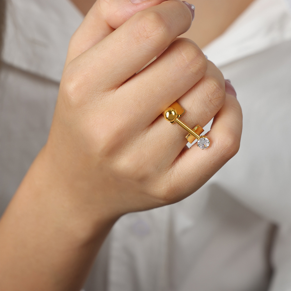 Zircon gold ring 6