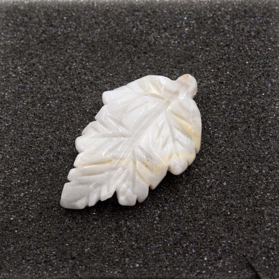 White mad agate