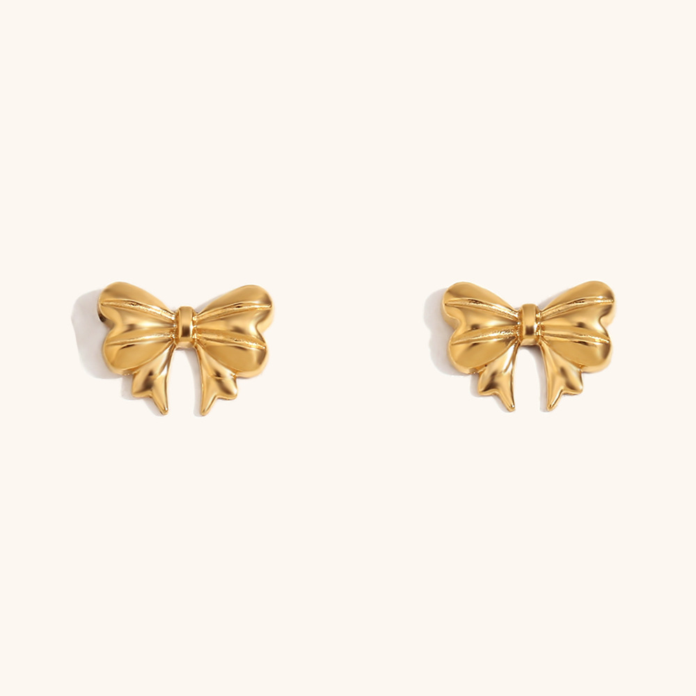 1:ear stud