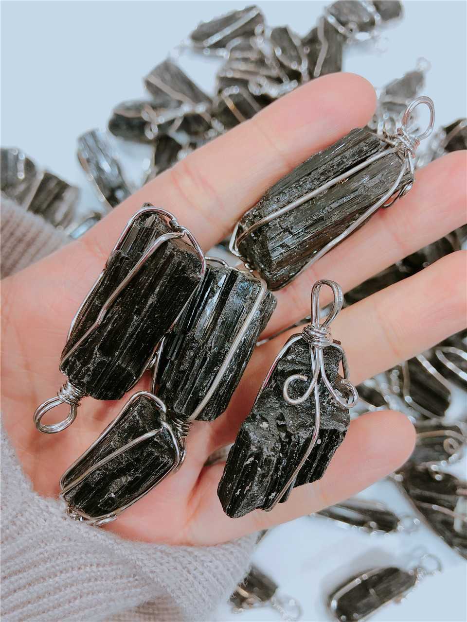 Black tourmaline white K