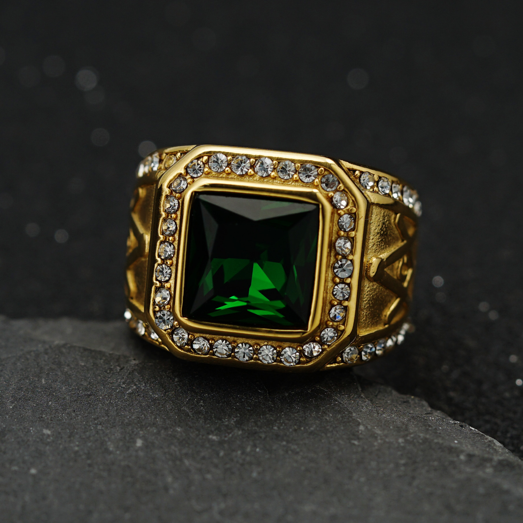 4:Gold   Greenstone