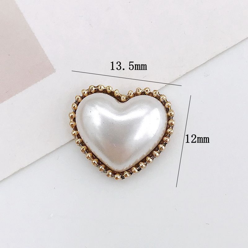 21:D2236 Little Pearl Heart