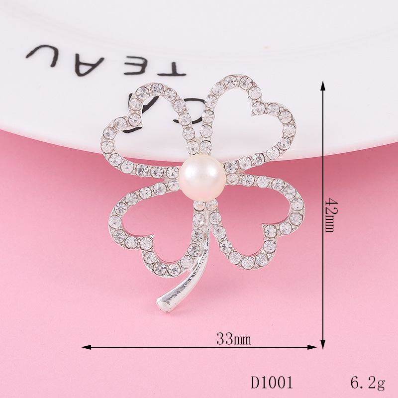 D1001 Pearl four-leaf Clover