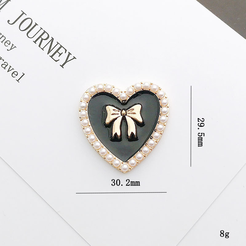 D1811 Drop Oil Pearl Heart (Black)