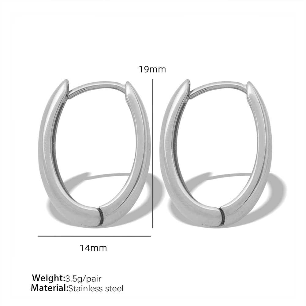 6:EH212 small silver earrings