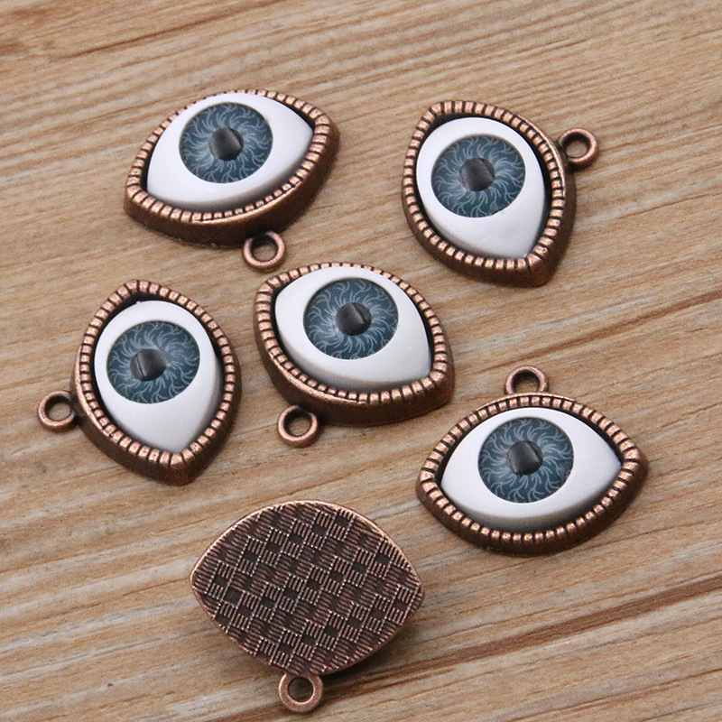 Antique copper color -Navy blue eyes