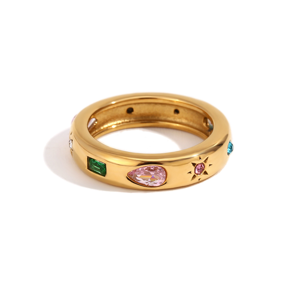 Ring. - Gold diamond. - Size 8