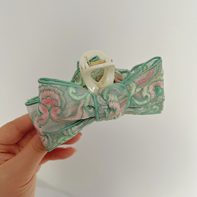 11:Green embroidery bow clip