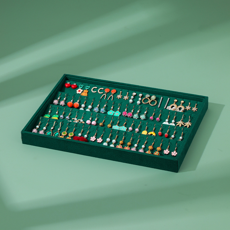 Earrings tray