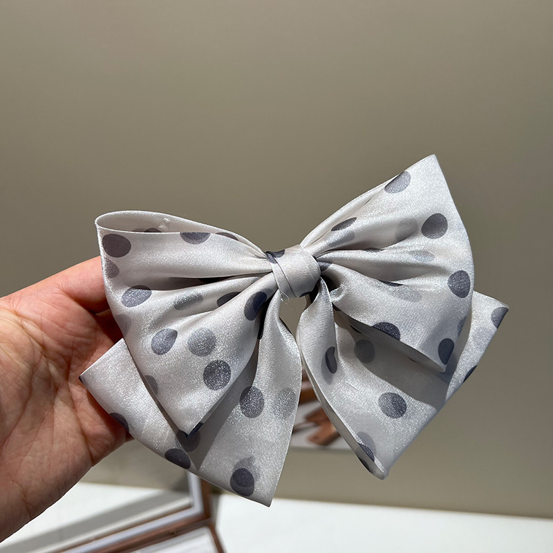 7:Gray polka-dot bow hair clip