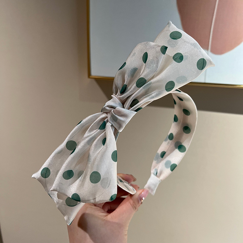 9:Green polka-dot bow headband