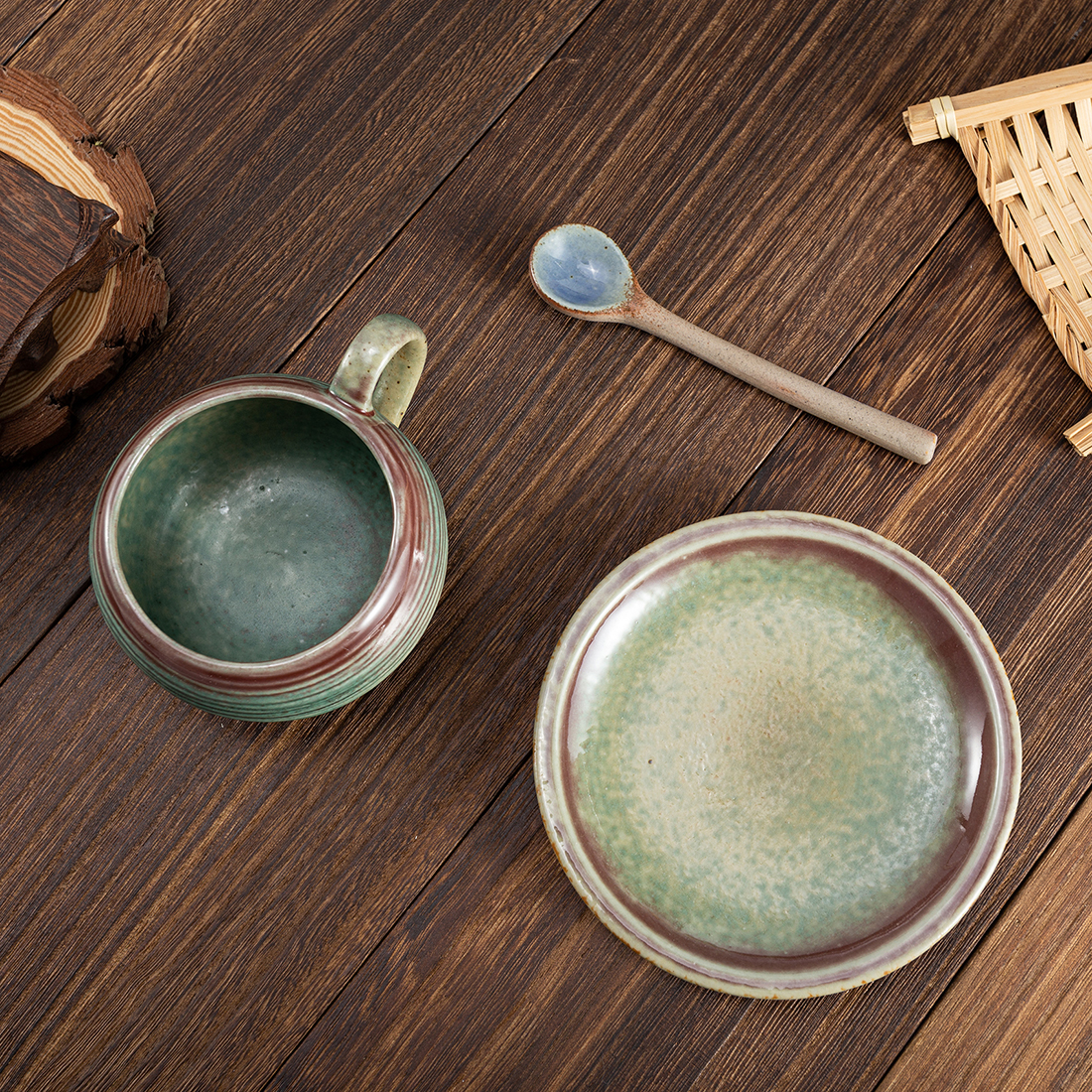 Egg-shaped coffee cup - kiln turns green