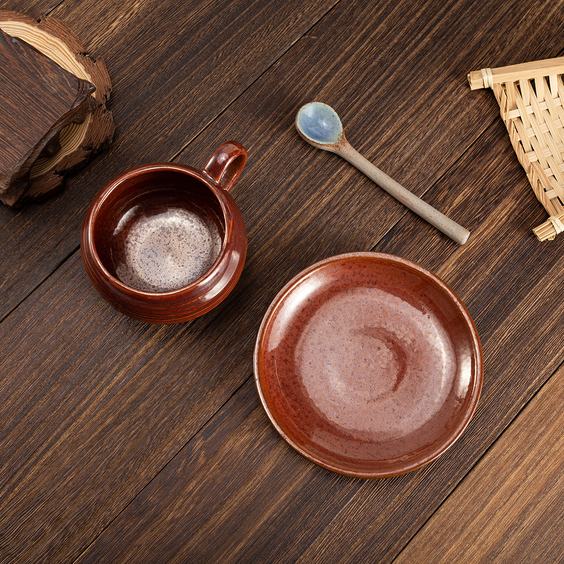 Egg-shaped coffee cup - kiln turns red